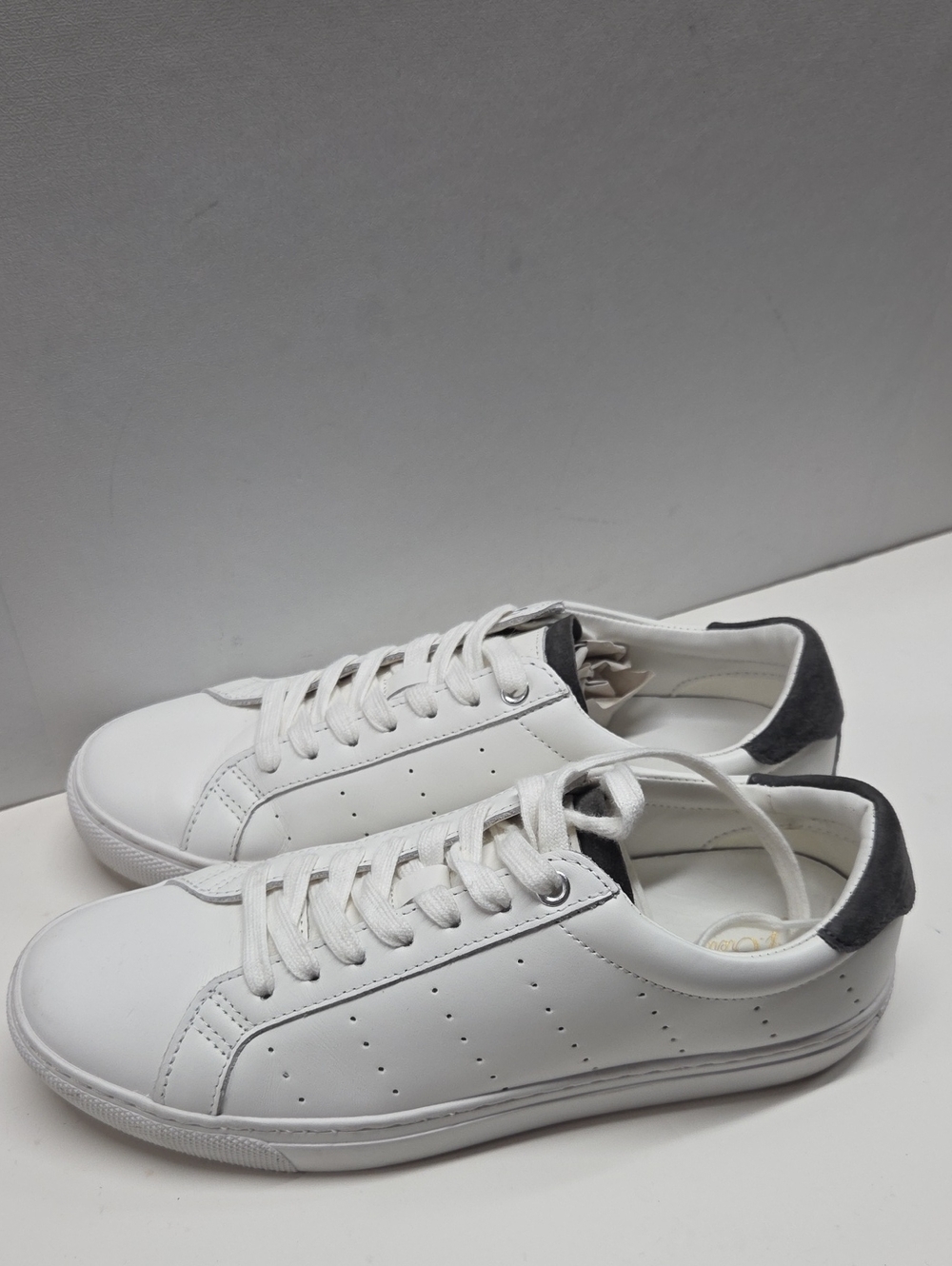 J. Crew Women’s White Low-Top Leather Sneakers with Gray Accent Size 9
